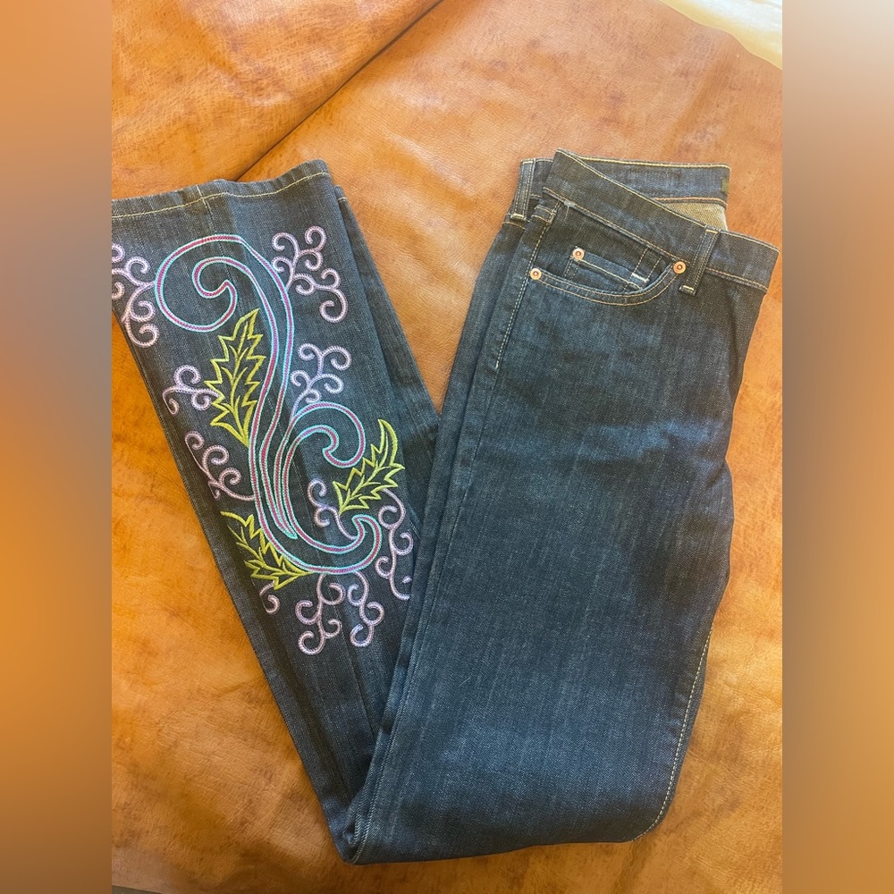 Nashville Designer Manuel - Embroidered Denim